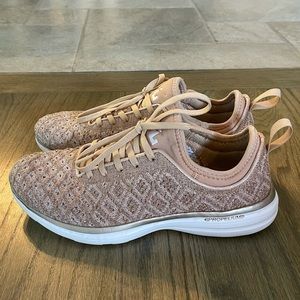 APL TechLoom Pro Sneakers
